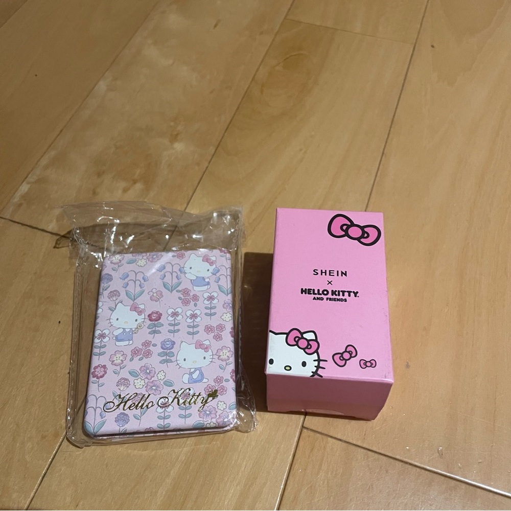 New hello kitty compact and mini brush set